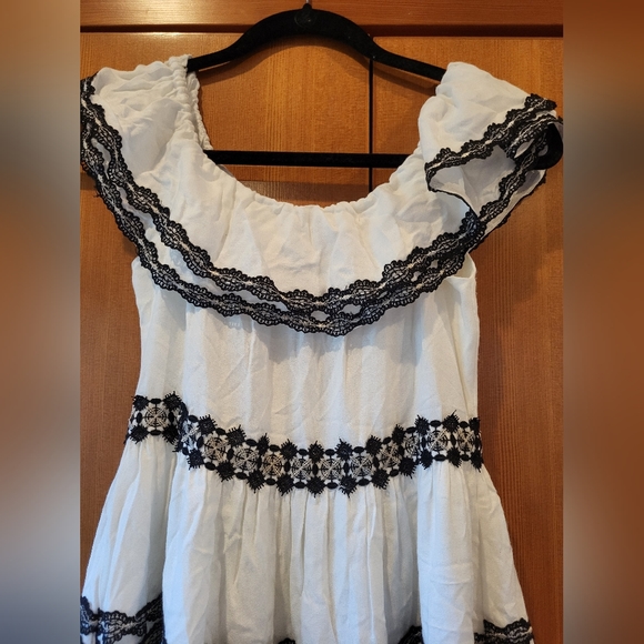 alice + olivia ✦ Rozzi Off Shoulder Dress ✦ - Picture 6 of 6